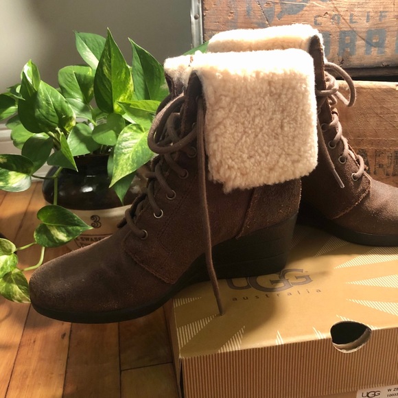 UGG Zea Waterproof Lined Wedge Shearling Boot 7 - Picture 2 of 10